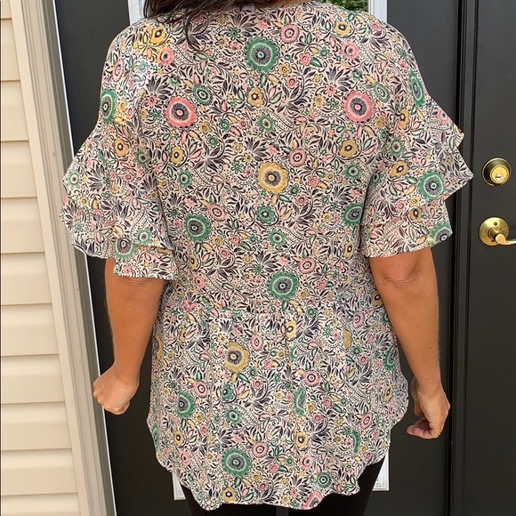Floral beige top with detachable tank - Picture 2 of 2